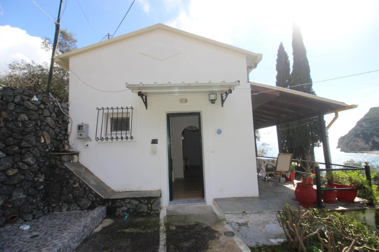 Niky'S Cottage باليوكاستريتسا المظهر الخارجي الصورة